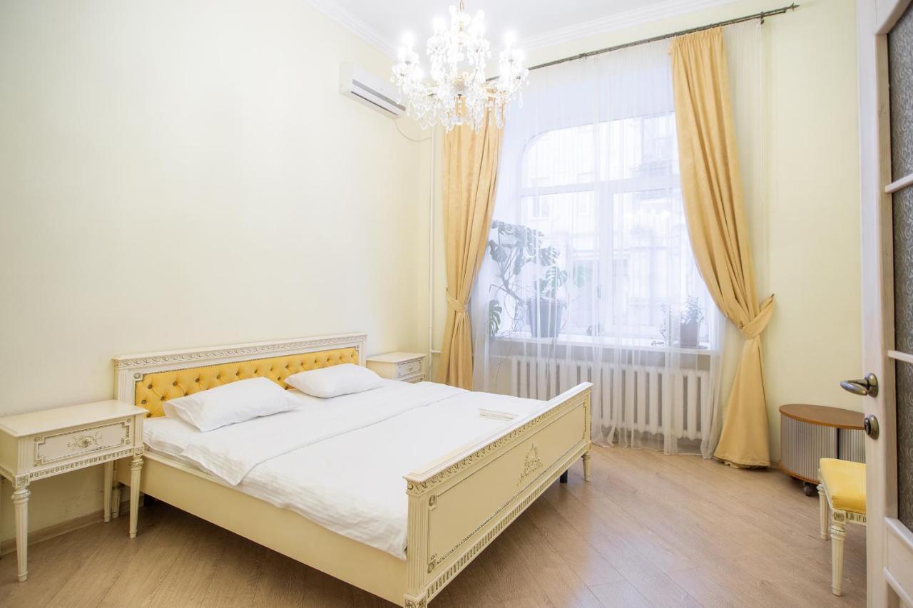Comfortable Apartment On Mikhaylovskiy Lane Kiev Ngoại thất bức ảnh