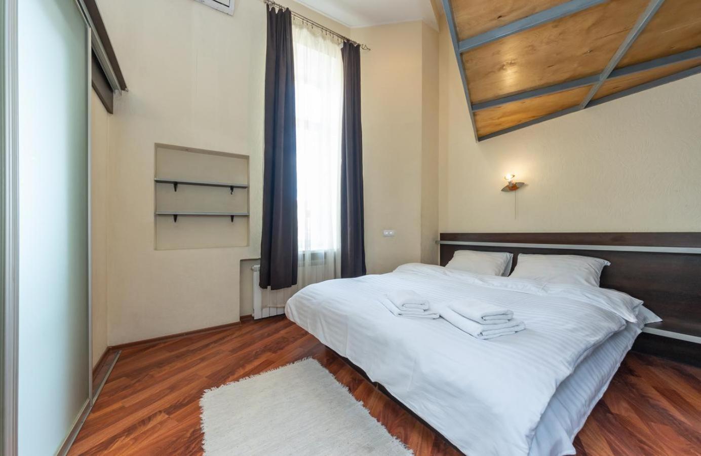 Comfortable Apartment On Mikhaylovskiy Lane Kiev Ngoại thất bức ảnh