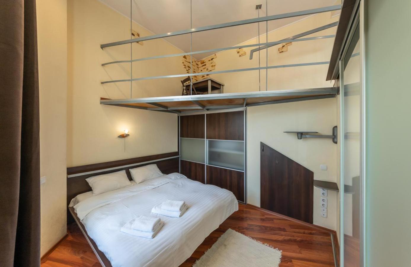 Comfortable Apartment On Mikhaylovskiy Lane Kiev Ngoại thất bức ảnh