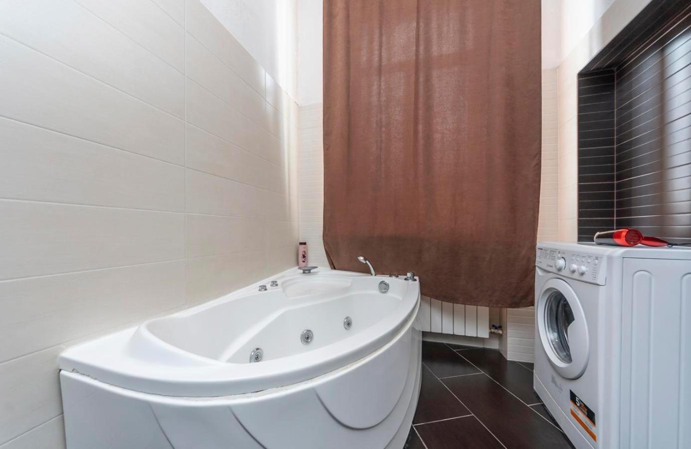 Comfortable Apartment On Mikhaylovskiy Lane Kiev Ngoại thất bức ảnh