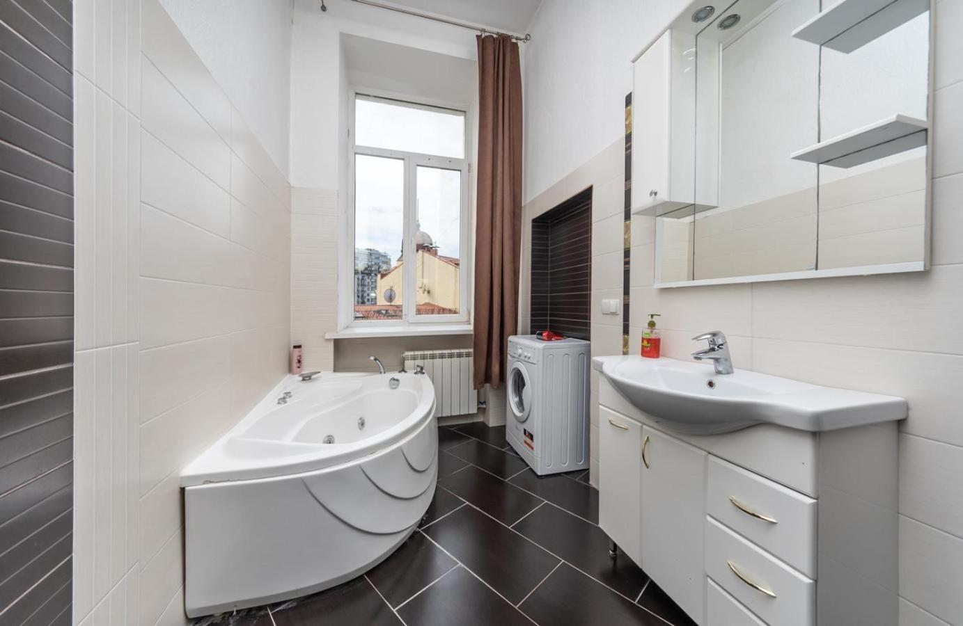 Comfortable Apartment On Mikhaylovskiy Lane Kiev Ngoại thất bức ảnh